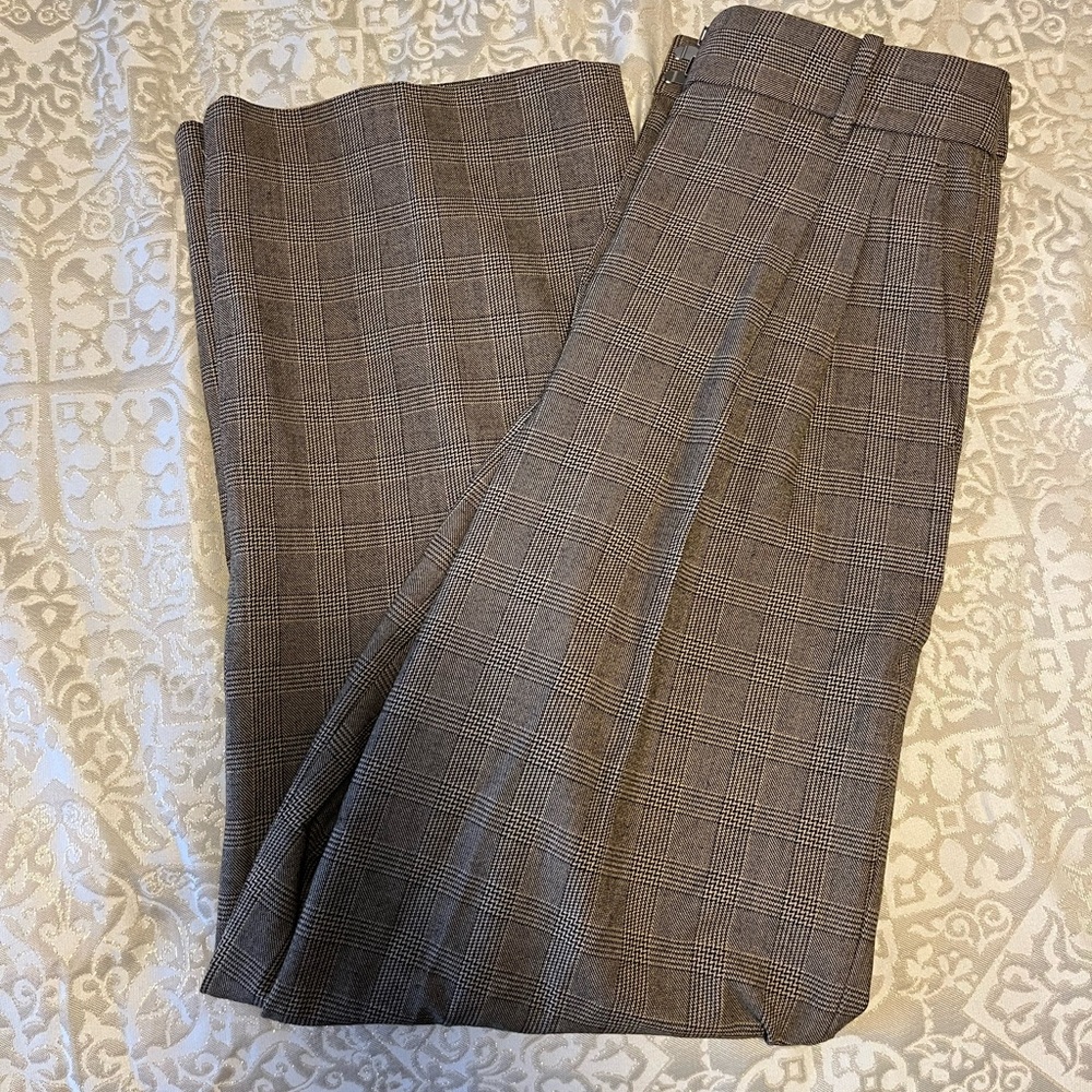 Aritzia Brown Effortless Pant - Picture 10 of 15